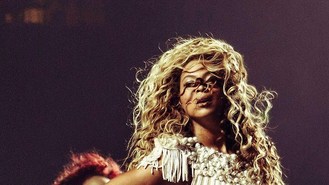 Beyonce in tribute to shot teenager