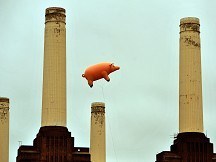 Pink Floyd's famous pig flies again