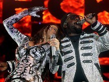 Black Eyed Peas sing Jacko tribute