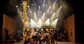 The Carole King Musical at Curve Theatre Leicester is truly Beautiful