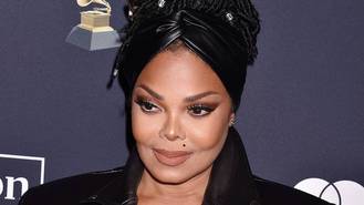 Janet Jackson makes surprise appearance to honour Mary J. Blige at Billboard Music Awards