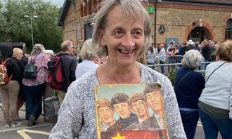 Sir Paul McCartney plays surprise pre-Glastonbury gig in Frome