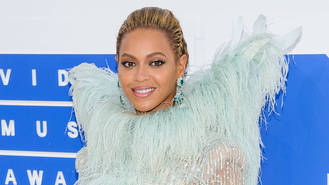 Beyonce shows off Lemonade-inspired Christmas tree