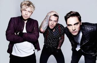 Busted want to play Glastonbury Festival