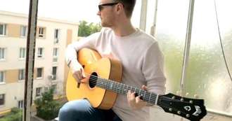 Alexandria singer/songwriter Dan Healy hosting lockdown sessions from balcony in Bucharest