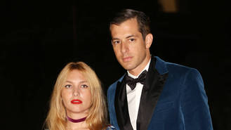 Mark Ronson's wife files for divorce - report