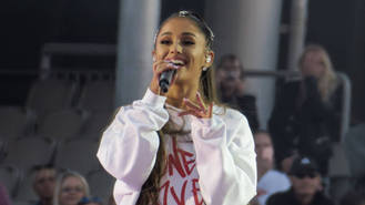 Ariana Grande to be given honorary citizenship of Manchester