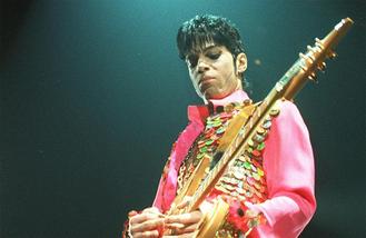Prince was in talks to play Glastonbury before his death