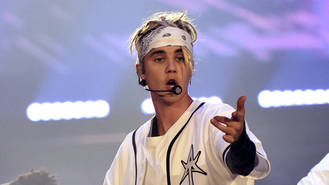 Justin Bieber to play radio set live from his Los Angeles home