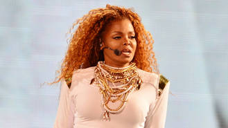 Janet Jackson shows off pregnancy glow in London