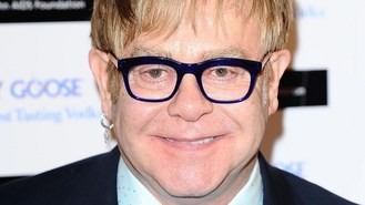 Sir Elton offers gig to teenager