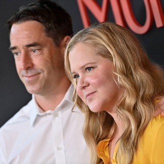 Amy Schumer jokes about 'kicking it' with Adam Levine amid his cheating scandal