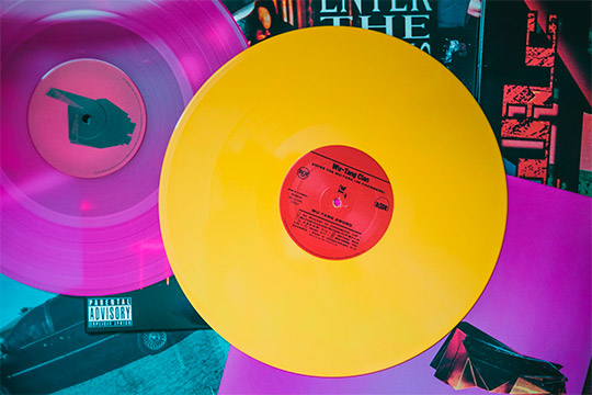 Yellow music record