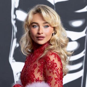 Stars Pay Tribute to Dolly Parton