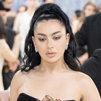 Charli XCX cancels Arizona show after losing her voice