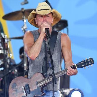 Kenny Chesney pays tribute to dog Poncho