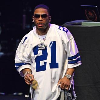Nelly: Taylor Swift paid me $50,000 in a bag
